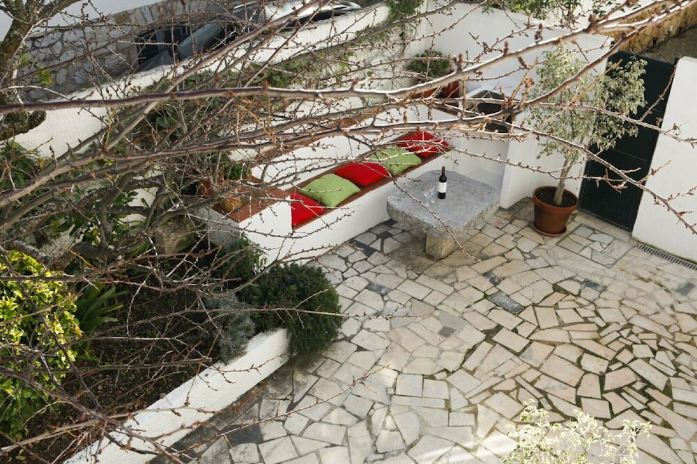 Фото Cushy Apartment with garden in Estoril