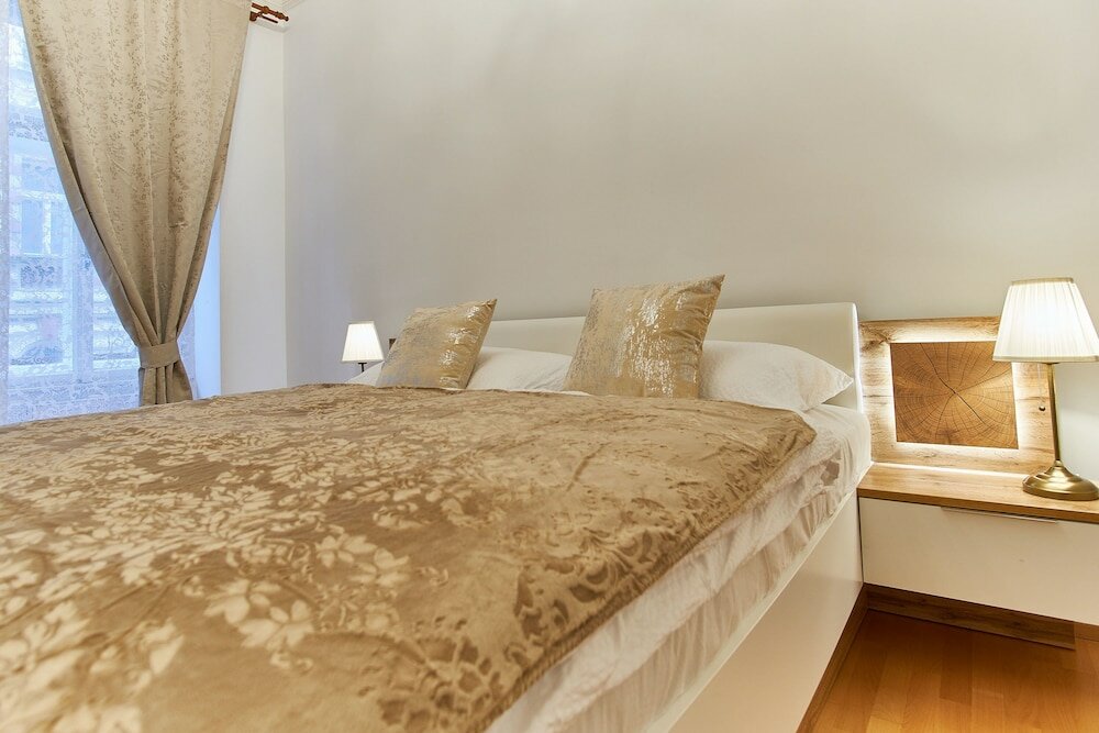 Фото Wenceslas Square Royal Apartment