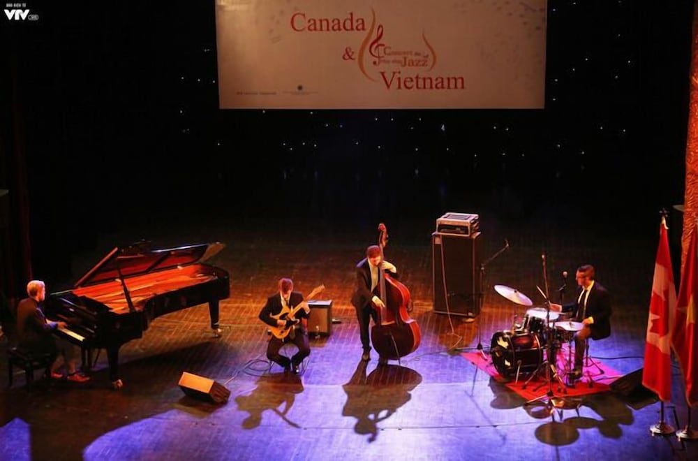 Фото Luxury Apartments Vinhomes Metropolis