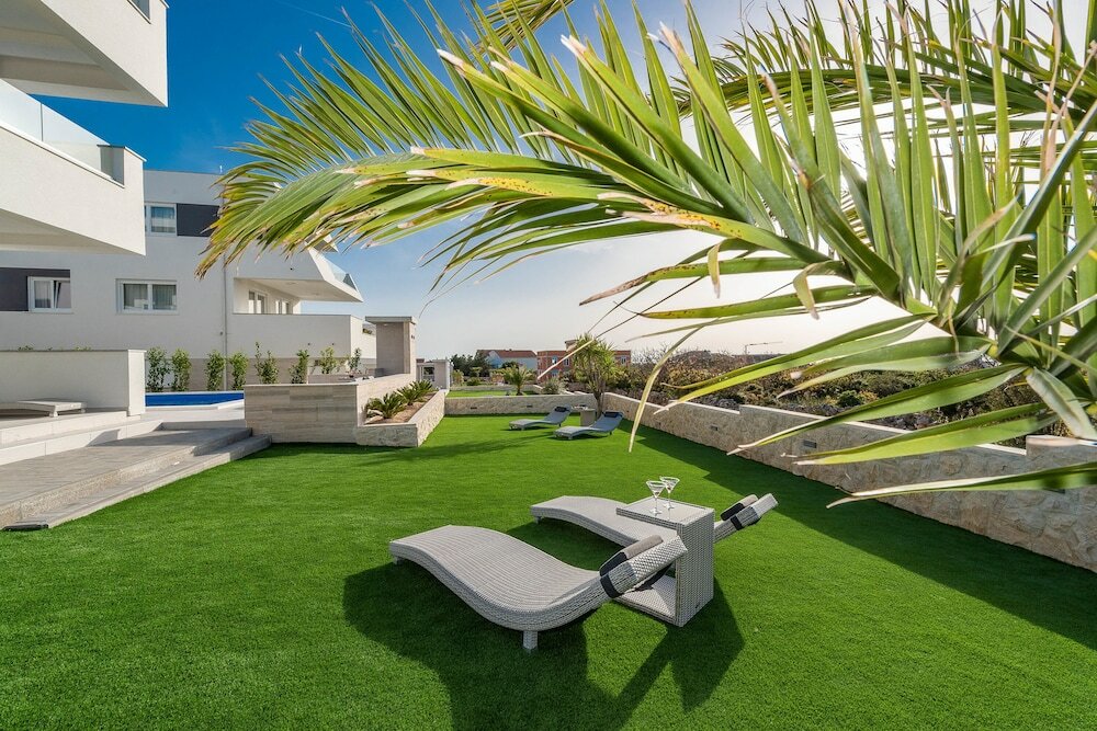 Фото Apartments & Rooms Pool Villas Maris