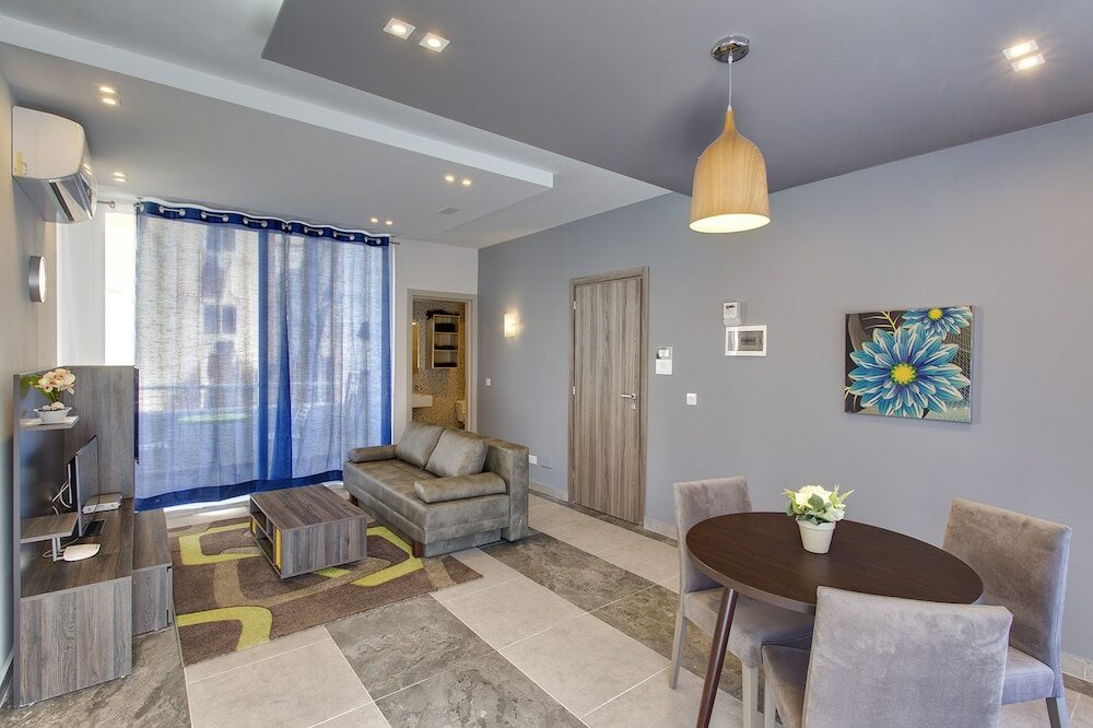 Фото Modern Apt in a Prime Location, Wifi