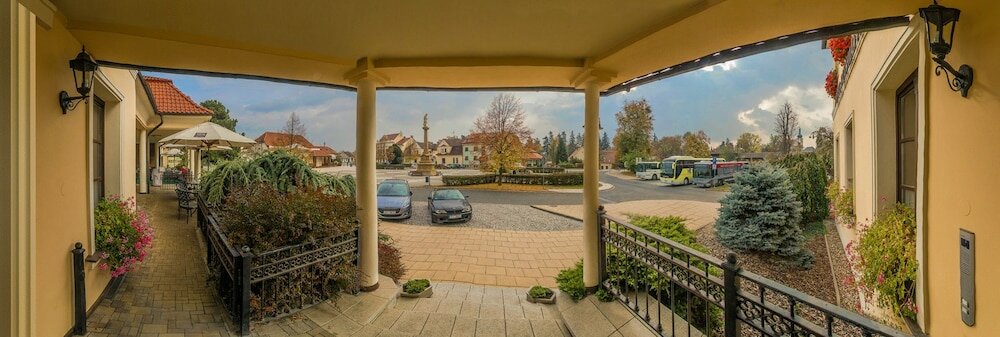 Фото Hotel Buchlovice