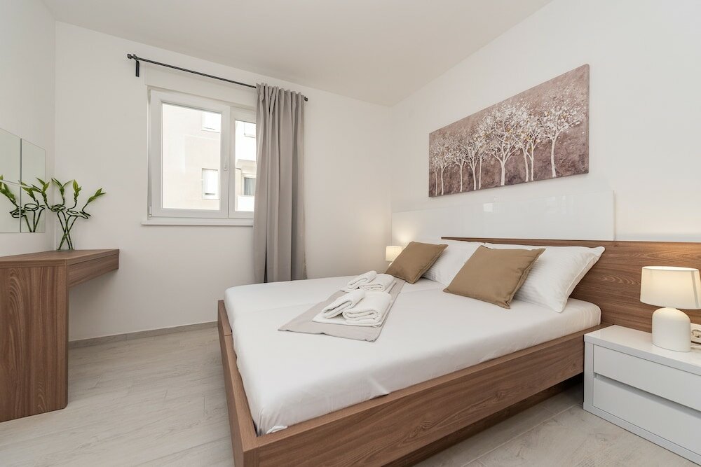 Фото Apartments & Rooms Pool Villas Maris