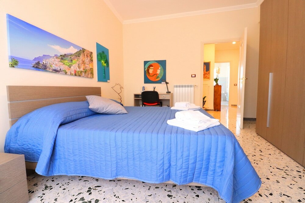 Фото Painter House