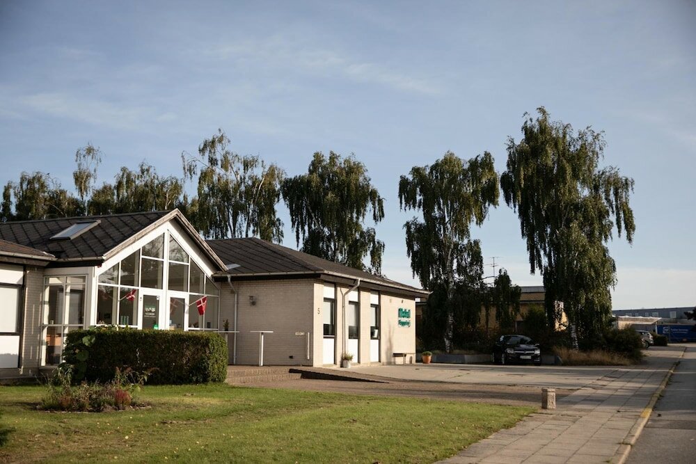 Фото отеля 1