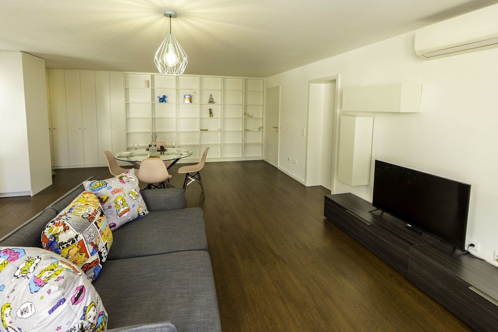 Фото Guest H4u Bonjardim Pop Art City Center