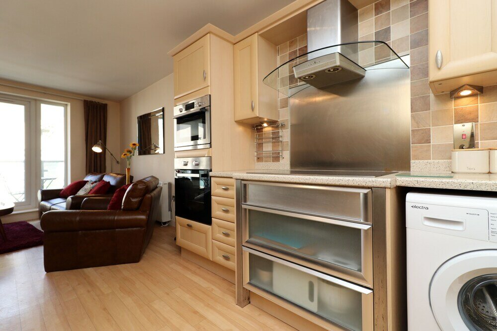 Фото 3 Bed Apartment - Mermaid Quay