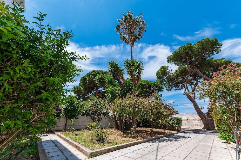 Фото Jonathan City Apartments