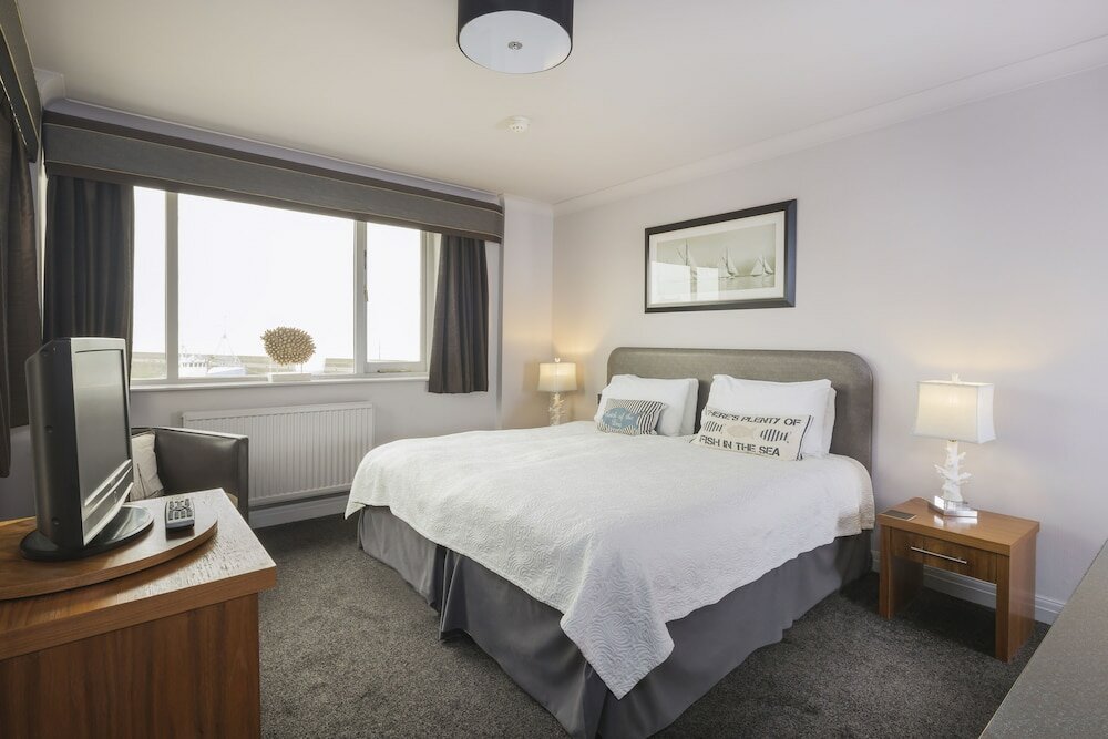 Фото Rags Hotel Bar & Restaurant