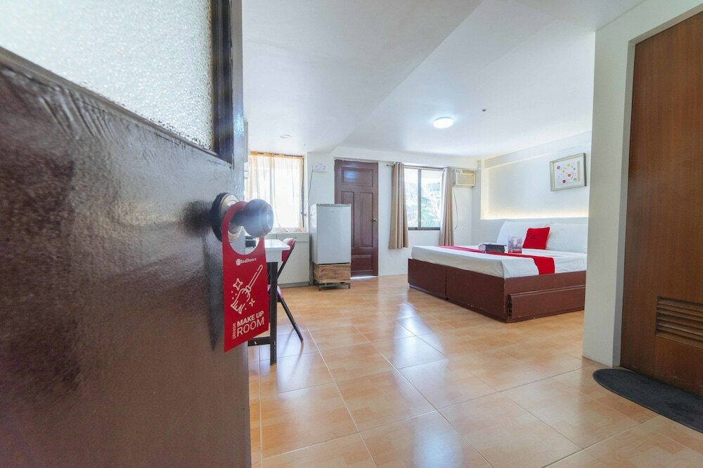 Фото RedDoorz Ledesco Avenue Lapaz Iloilo