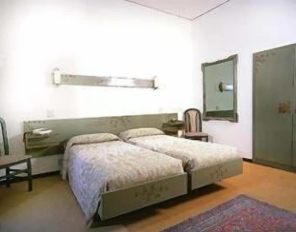 Фото Hotel Kennedy