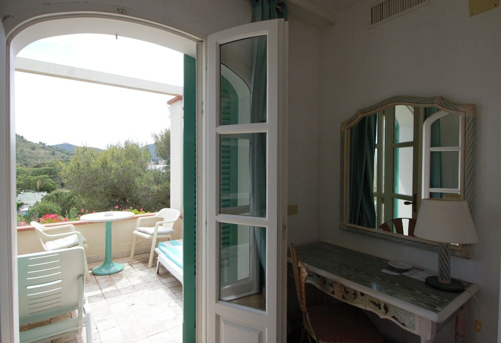 Фото Hotel Villa Portuso