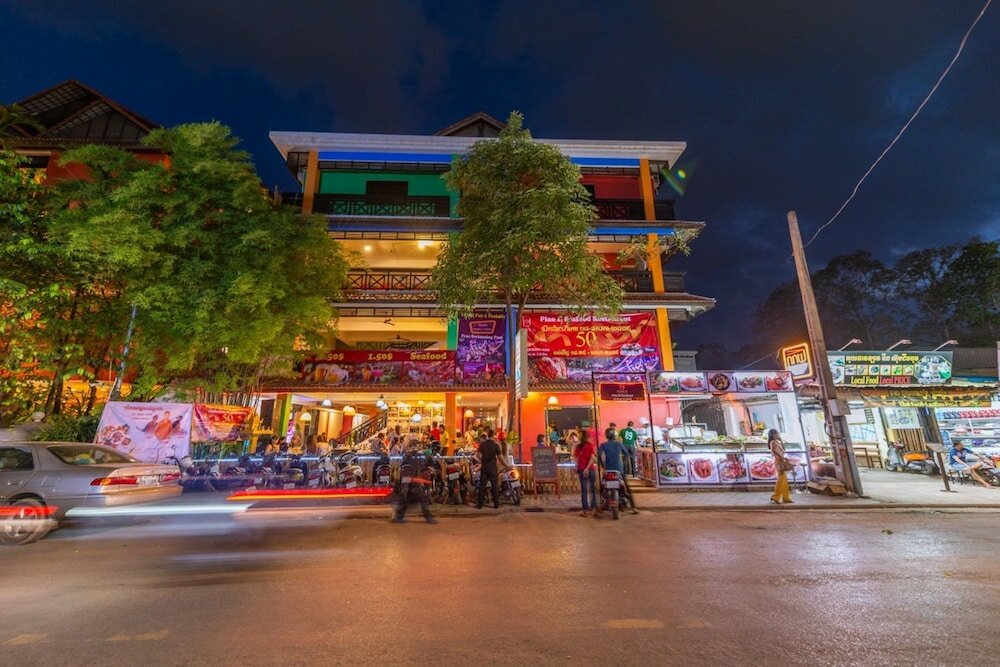 Фото отеля 1