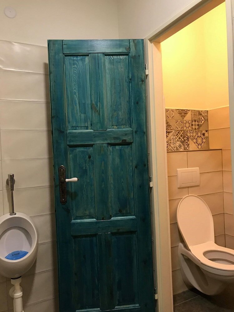 Фото Castle-Wall-Inn - Hostel