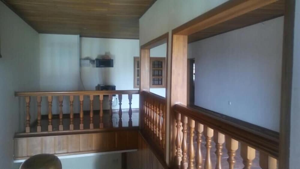 Фото Ponderosa Travel Lodge