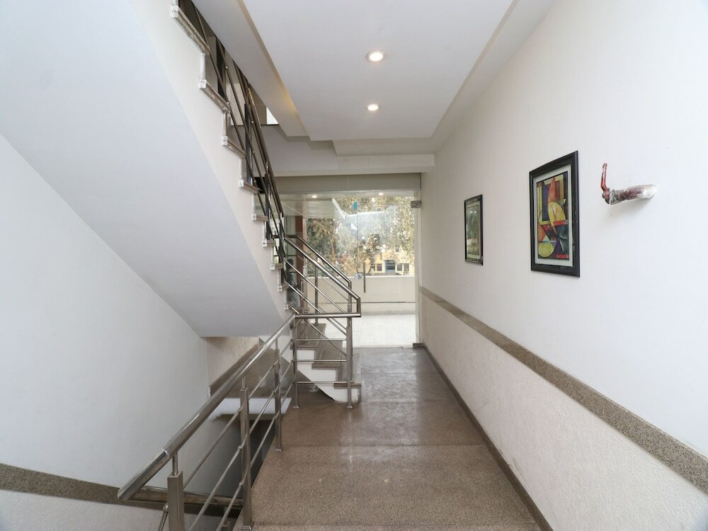 Фото Oyo 27921 Hotel Shalimar