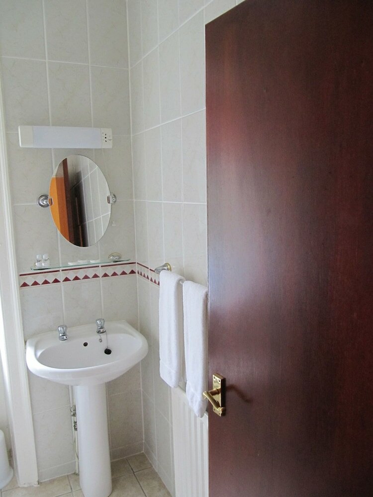 Фото The Manor Country House Hotel