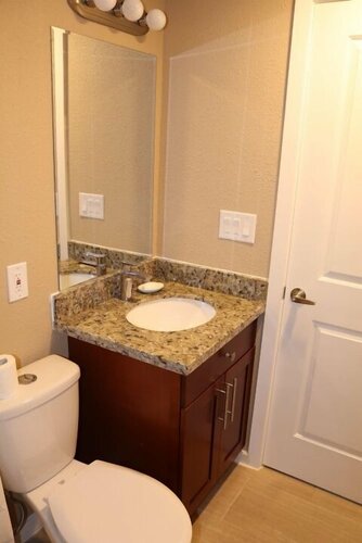 Гостиница Quiet Clean and Comfortable Room в Эдмондсе