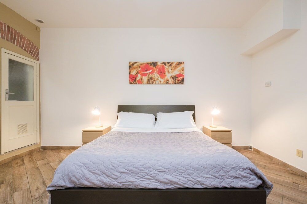 Фото House under the Towers