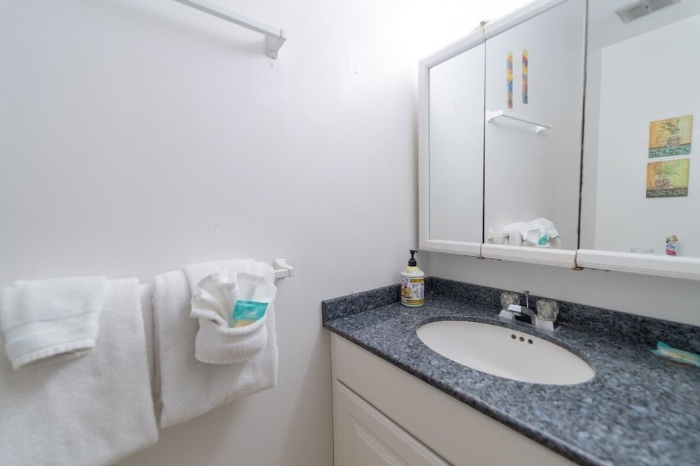 Фото Turtle Bay Hale Lilly nuc 90-tvu-0350 2 Bedroom Condo by RedAwning