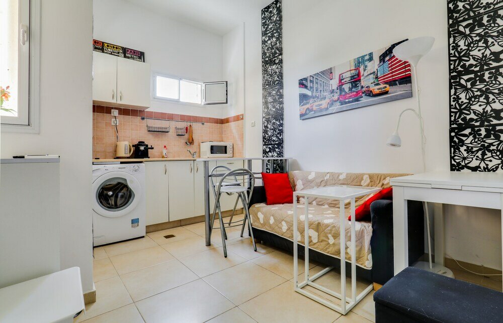 Фото Central Apartment near Bograshov Beach