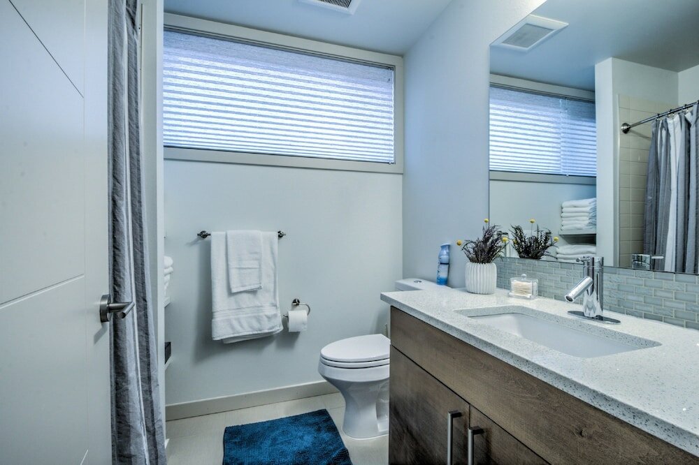 Фото Modern Home with Rooftop Oasis