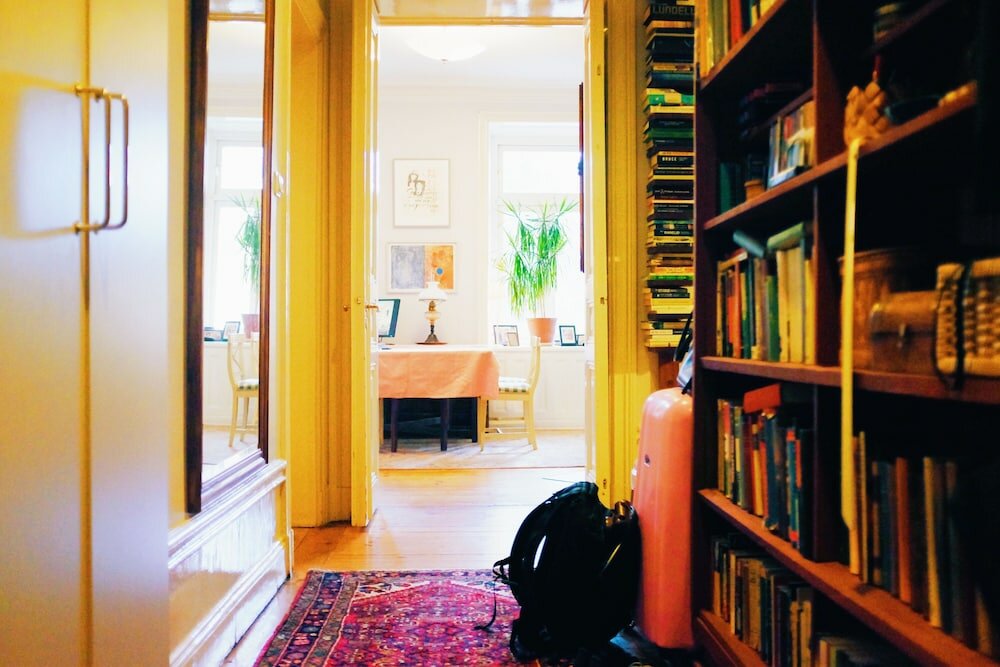 Фото Beautiful, Artistic, Heirloom Apartment