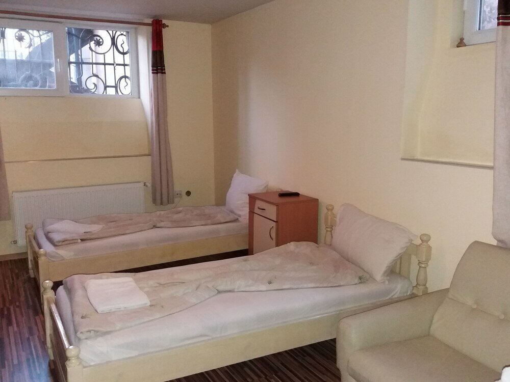 Фото The English Guest-House