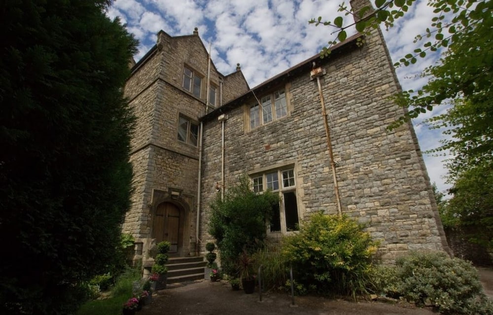 Фото The Gothic Mansion