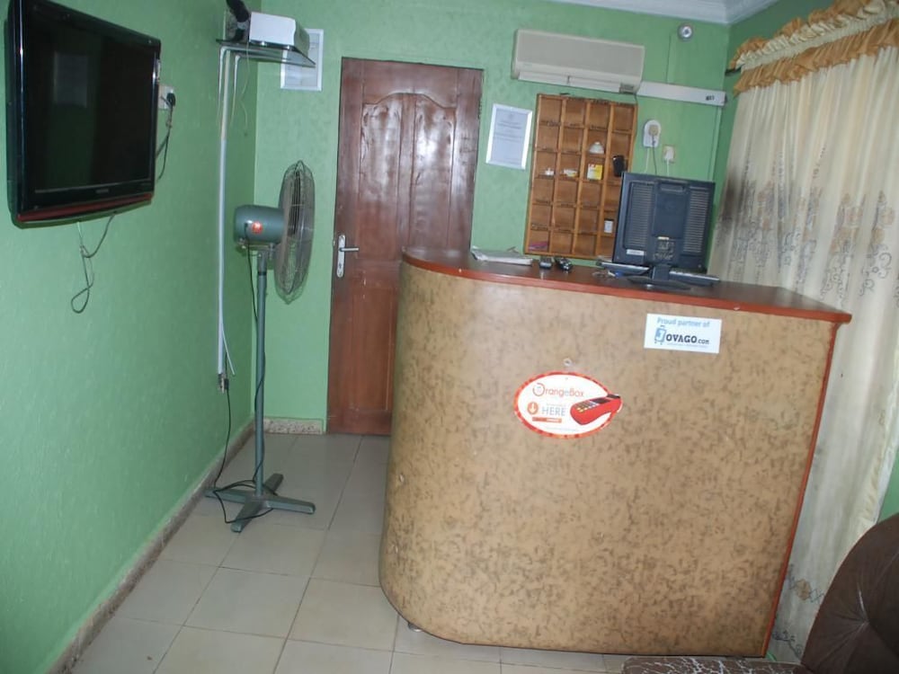 Фото Oyins Holiday Inn Annex