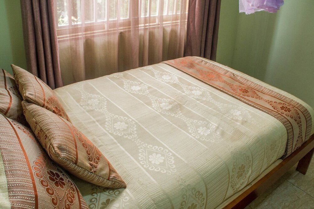 Фото Homely Nest Hotel