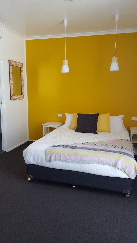 Фото Town House Motor Inn