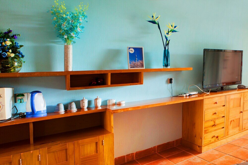 Фото Ling Hai Apartment