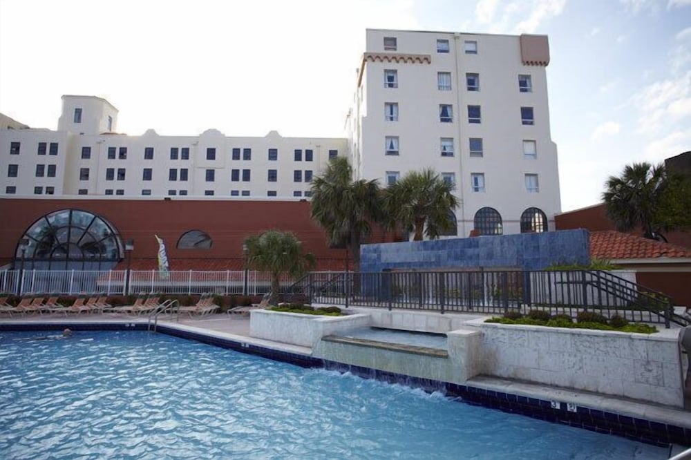 Фото Hollywood Beach Resort -two Bedrooms Sleeps 6