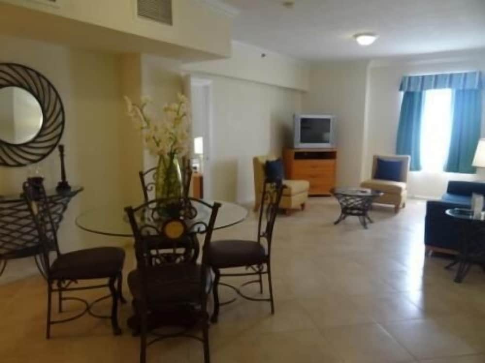 Фото Hollywood Beach Resort -two Bedrooms Sleeps 6