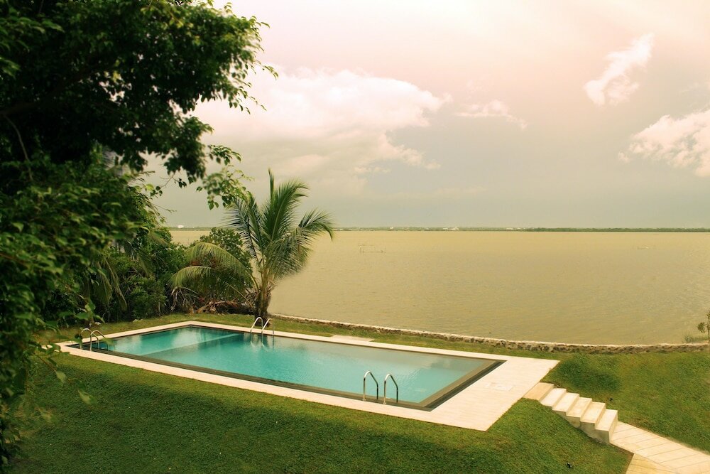 Фото Nico Lagoon Hotel