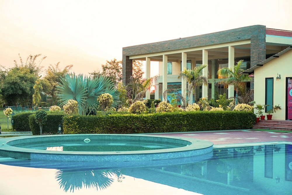 Фото Spree Jungle Vilas Resort