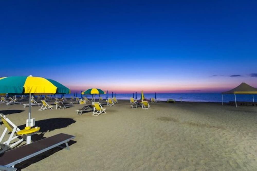 Фото Happy Camp in Camping Villaggio Thurium