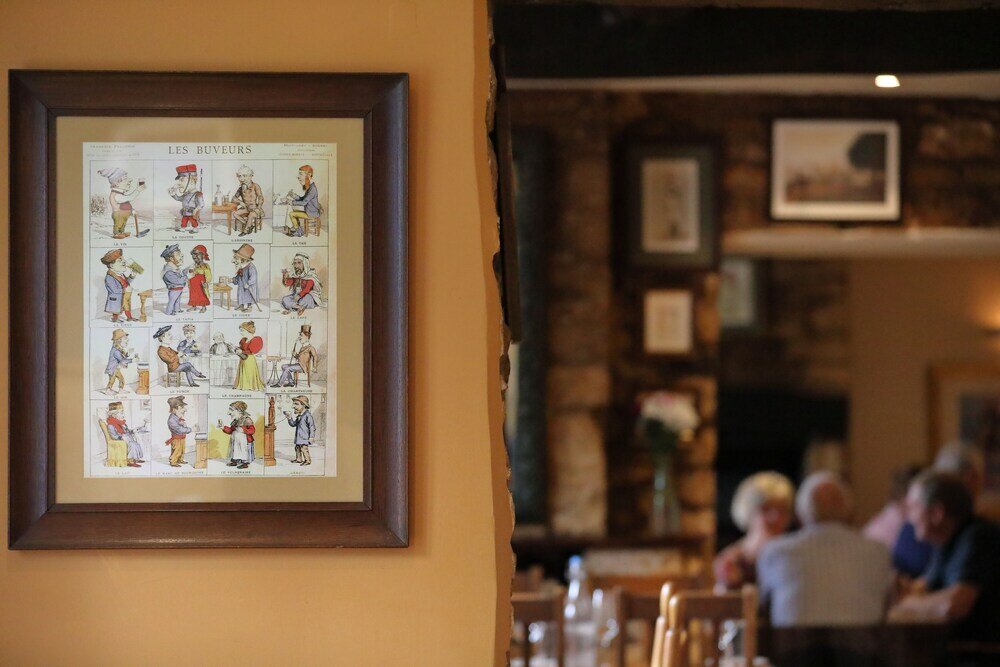 Фото Horse and Groom