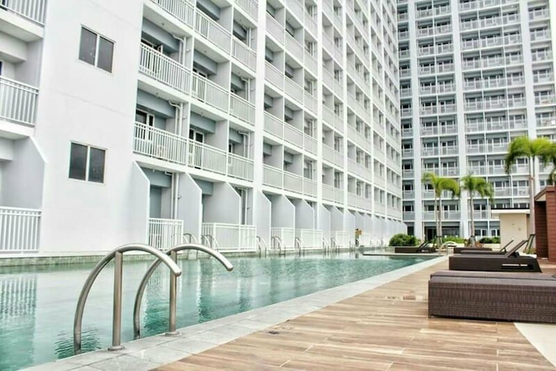 Гостиница Breeze Residences Condo