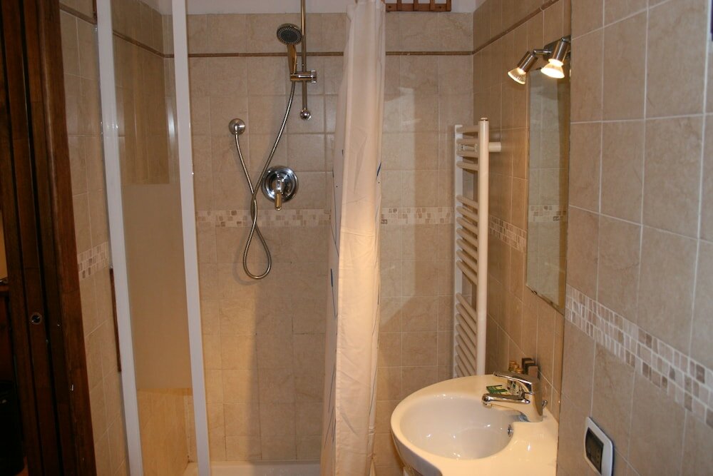 Фото La corte di San Giuseppe