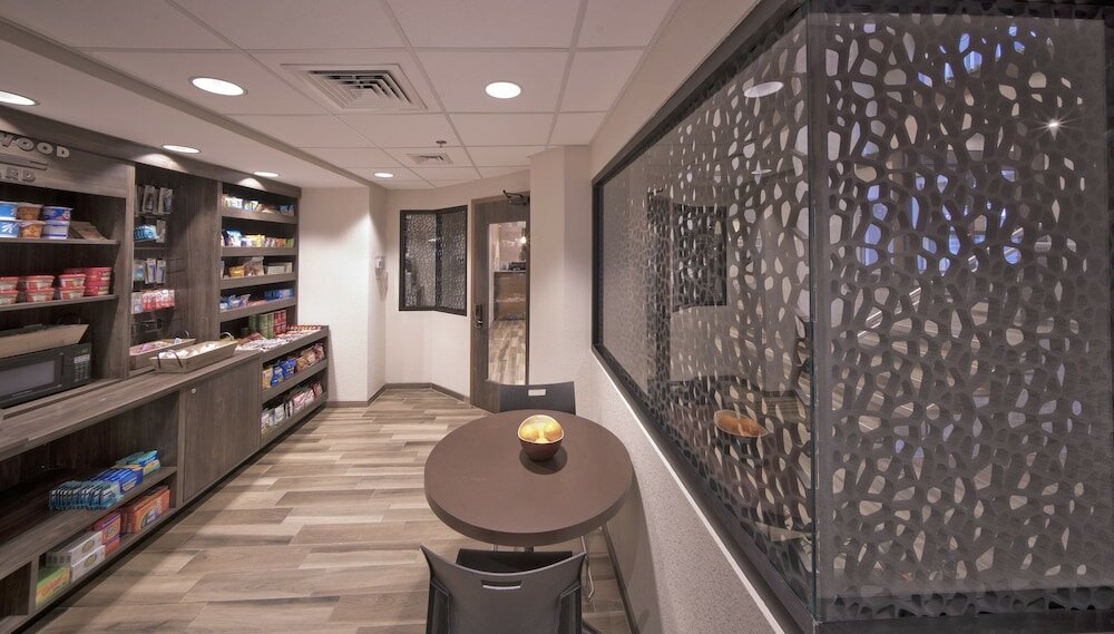 Фото Candlewood Suites Baltimore - Inner Harbor, an Ihg Hotel