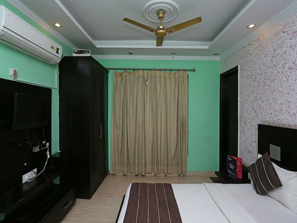 Фото Oyo 6895 Hotel Cybercity Rooms & Suites
