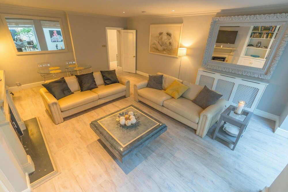 Фото Stunning house in Chelsea