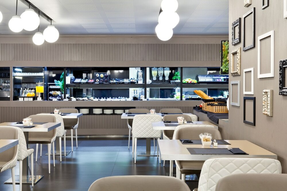 Фото Hotel Condes de Barcelona