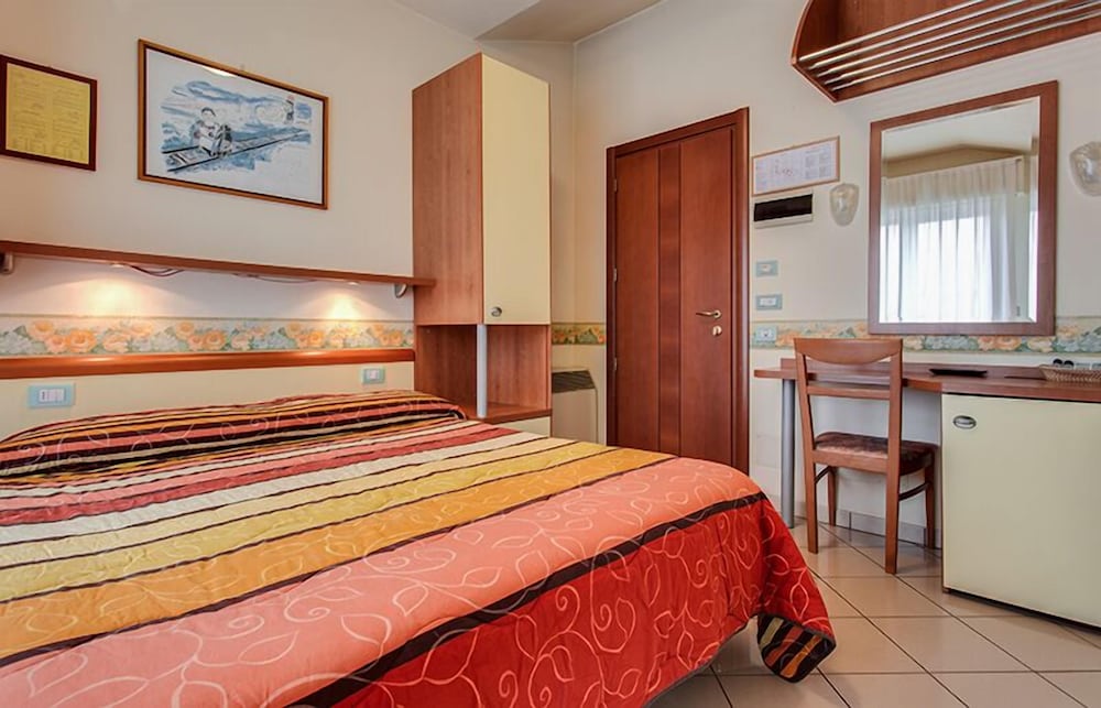 Фото Hotel Dolce Vita Cesenatico