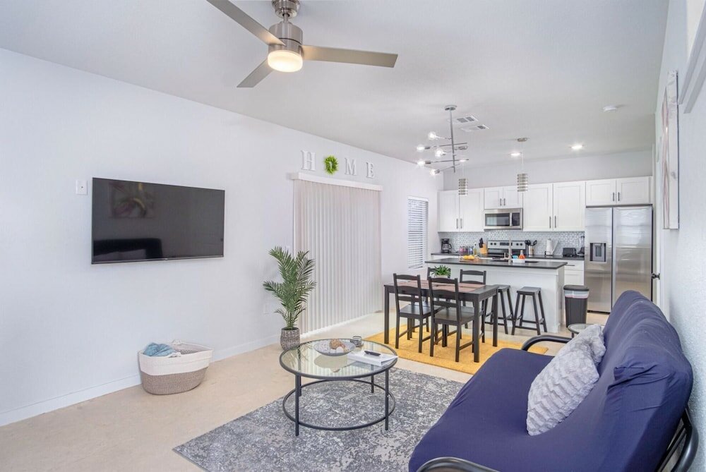 Фото Brand New 2 Stylish 3br Near Exciting Downtown