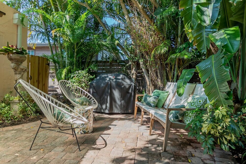 Фото The Palms Cottage Private Pool, Downtown, Beach, The Square