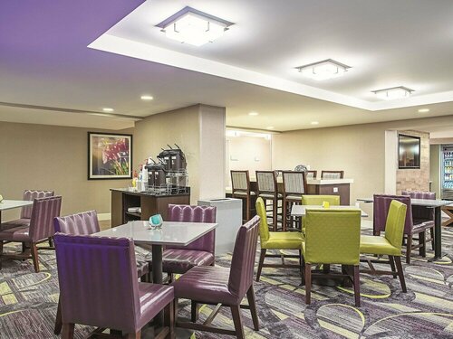 Гостиница La Quinta Inn & Suites by Wyndham Baltimore N White Marsh