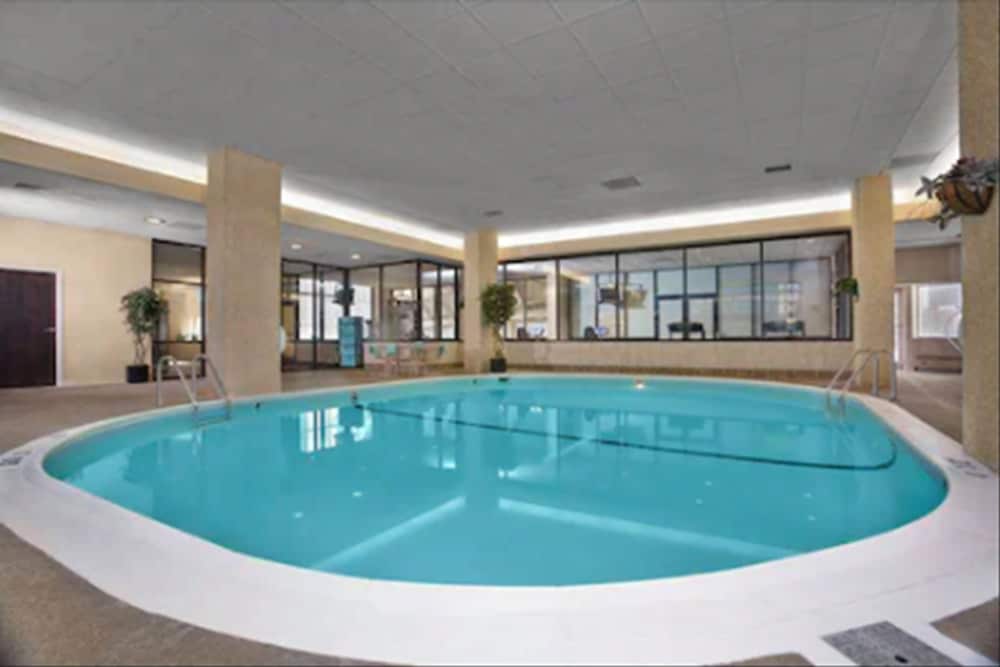 Фото DoubleTree by Hilton Hotel St. Paul Downtown